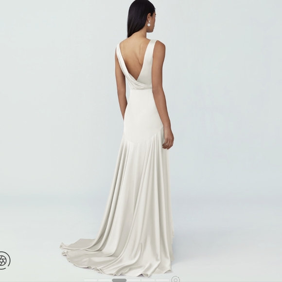 Fame and Partners Escala Gown in white size 4 NWT - Picture 3 of 10